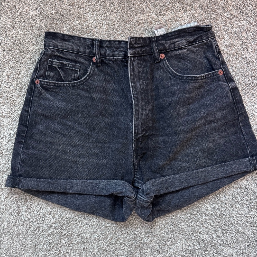 Zara Black High-Rise Rolled-Hem Denim Shorts